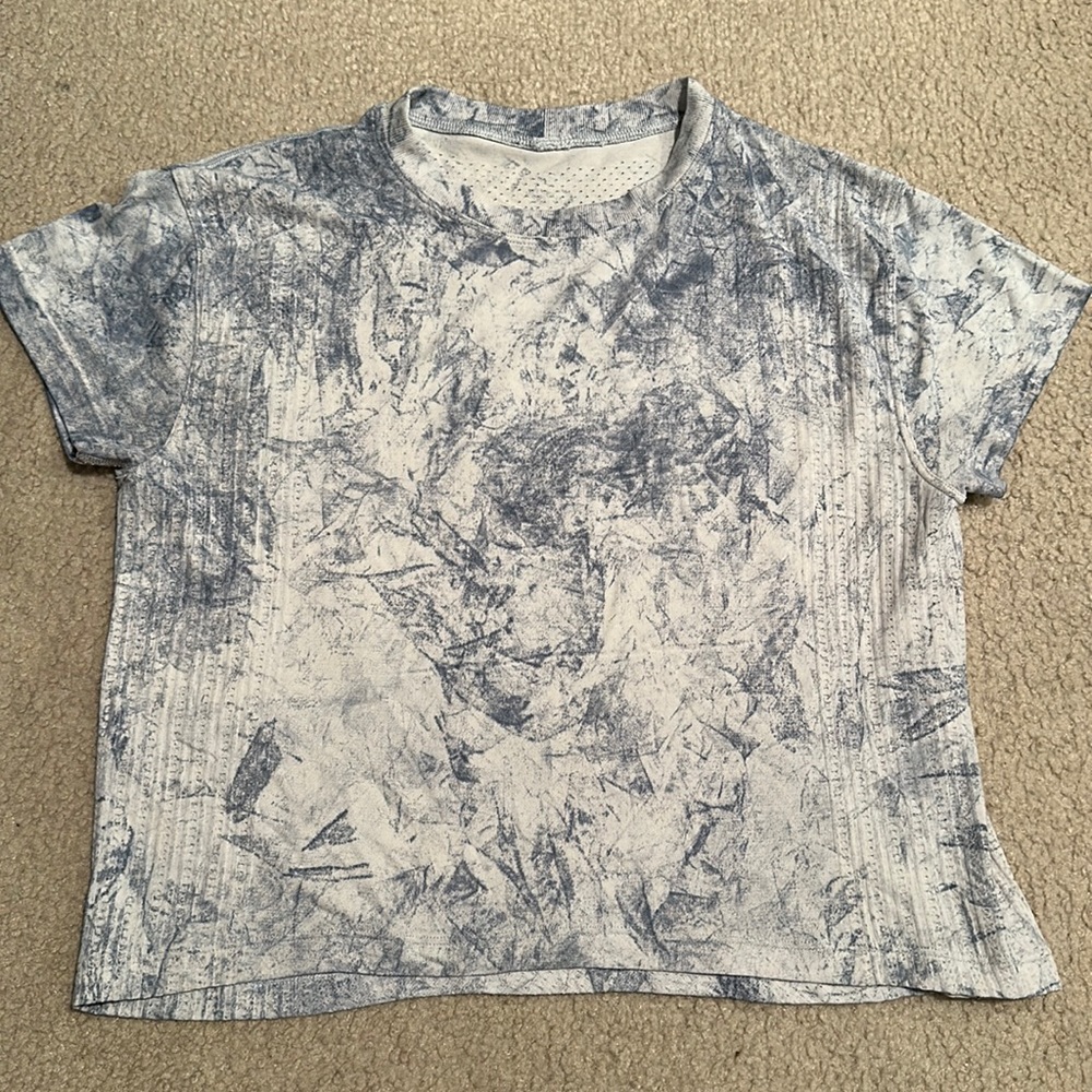 Lululemon Train to Be Short Sleeve in Blue Marble